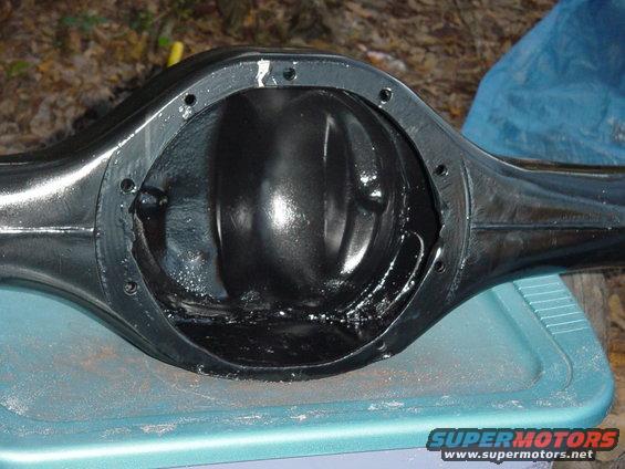 Black rear differential housing with Supermotors logo