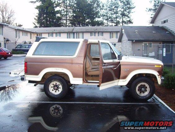 bronco_and_kayla-007.jpg this view shows what my bronco looked like with it.