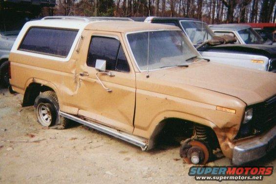 donor0002.jpg Some small parts like a new gas door.