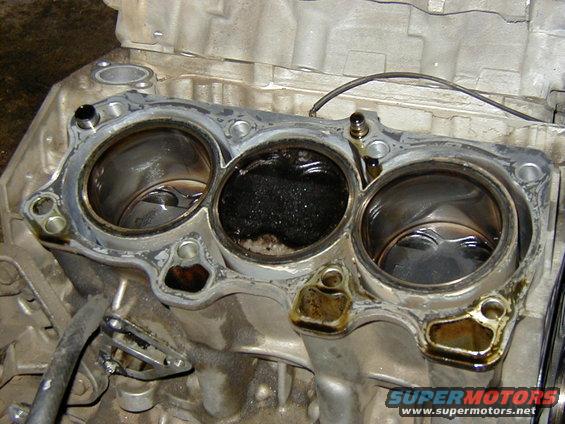 broken-block1.jpg Missing chuck of #4