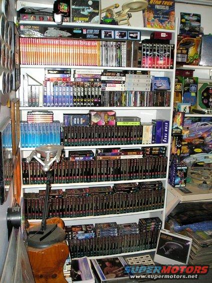 star-trek-collection-pic2.jpg Video's, CD's and DVD's shelf