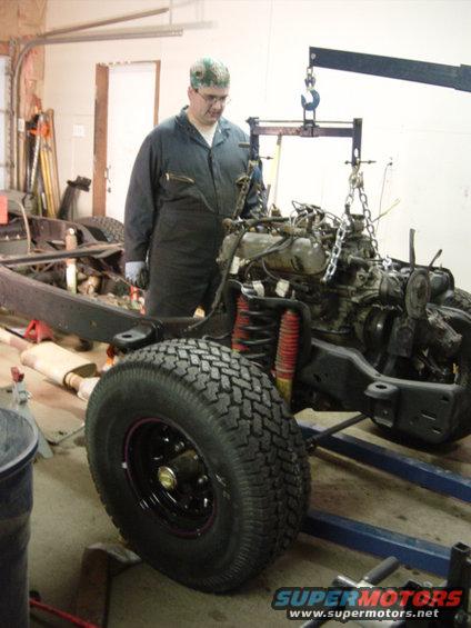 dsc00528.jpg Did I mention the new MM hubs?  No more crappy automatics for me.  Plus, these suckers are so quick to put on I may keep a box of new ones for spares.  AT $52 for the set they're affordable, too.  Could probably swap one out in about 5-10 minutes.