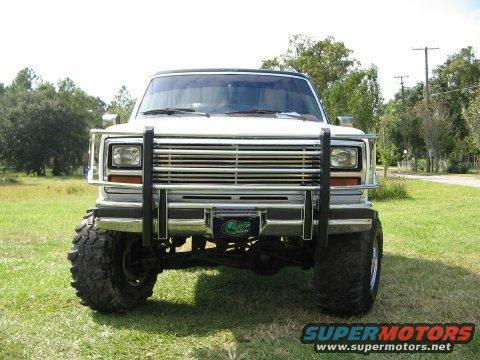 1985 Ford Bronco front view with bull bar and large tires