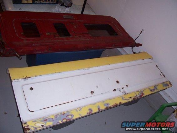 Original tailgate from a 78 Bronco. Got it from a friend of mine. 