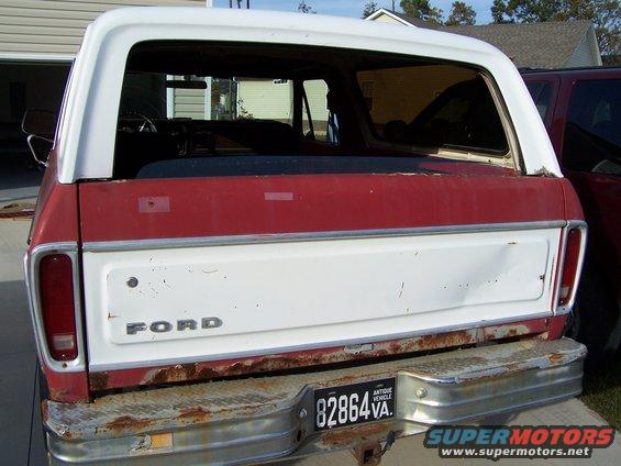 Notice the dented tailgate and the rust. I'll be fixing that soon. 