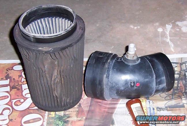sp002a.jpg old air intake. It got air from directly over the exhaust crossover. 