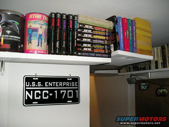 p1010593.jpg Close up of upper shelf #1