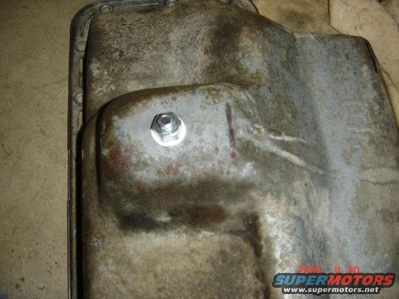 drain-plug4.jpg Installed, outside shot.