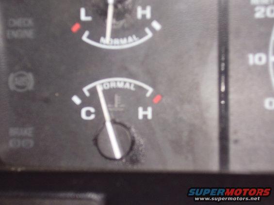 R&R'd the temp gauge, it works now!!!