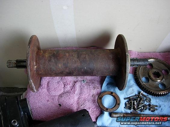 the beaten up 11 inch drum it came with, I am making a 11 inch Al Hawse Fairlead since I couldn't find one.