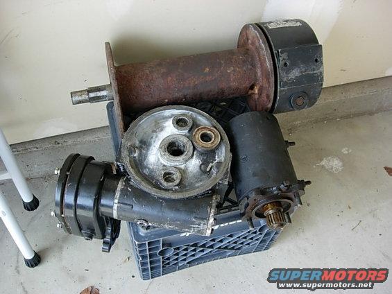 dscn0020.jpg there is nothing keeping the sides on the drum so it it is really akward to move/store