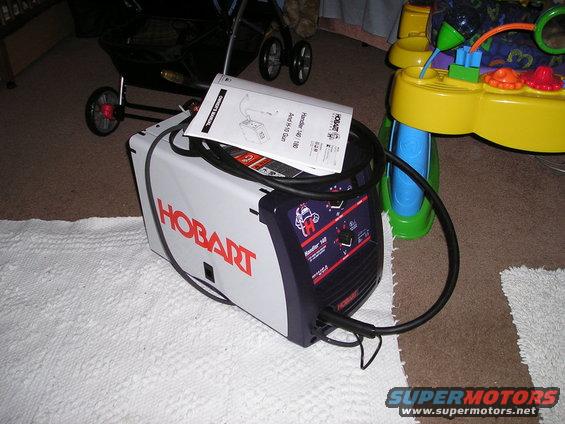 Hobart Handler 140/180 welder with manual