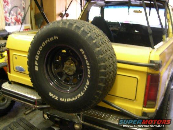 rear_tailgate_spare_tire.jpg 