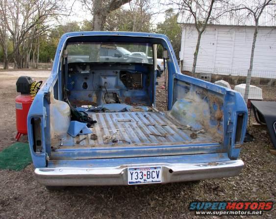 1978 Ford Bronco rear view, showing empty bed and tailgate. License plate Y33-BCV is visible