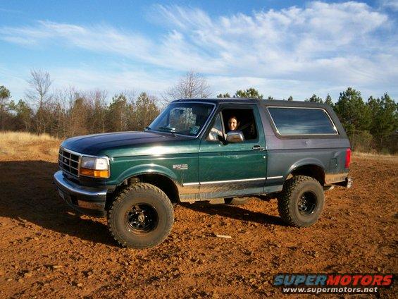 100_0007.jpg Giving Juanito, Don Juan's son, a few driving lessons in the 93 Bronco