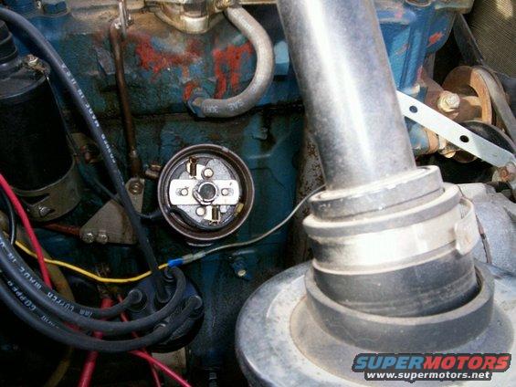 distributortop.jpg Shot of top of CJ2A distributor without backing/breaker plate