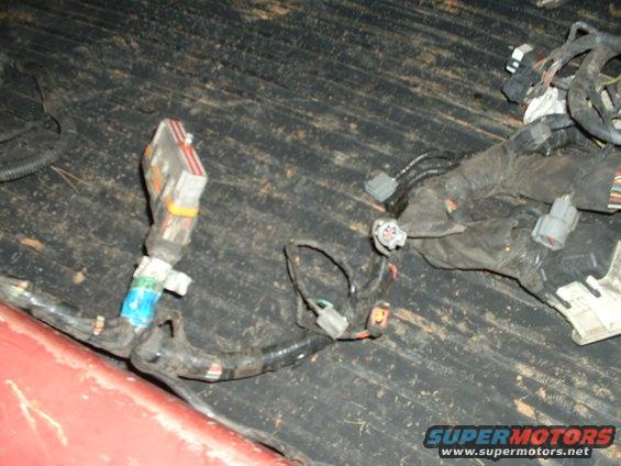 dscf0014.jpg EFI? i dunno