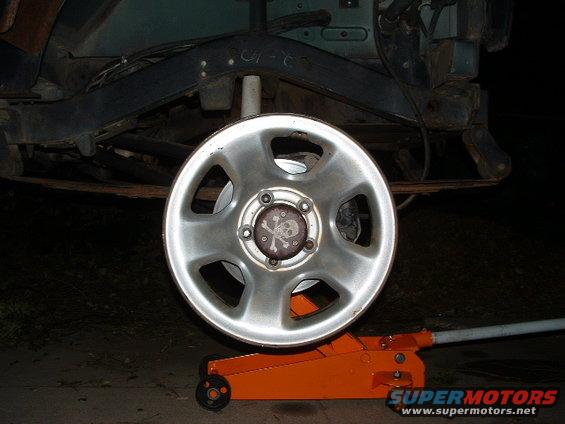 Wheel with skull center cap on orange jack