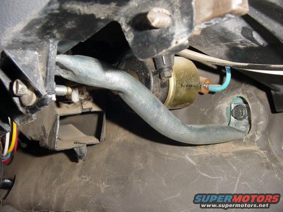 dsc00353.jpg Much better bracket made of conduit.