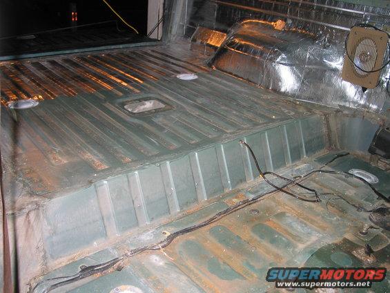 001-(2).jpg Reat Seat and Carpet Out, agin No Rust - Lot's of Dirt