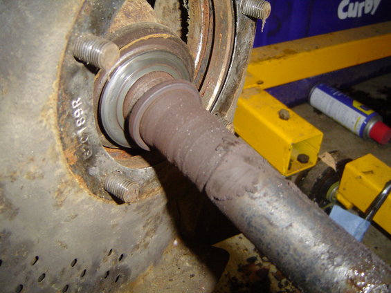 Spindle bearing is dry