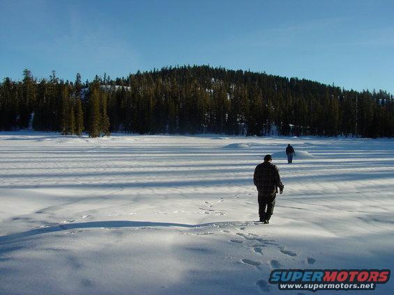dsc04841.jpg frozen and snowed over lake