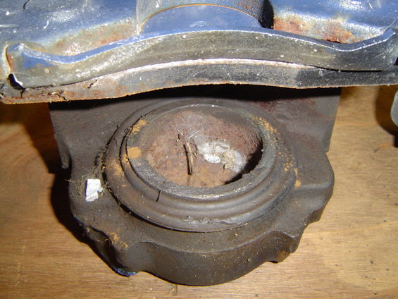 sas-swap-084.jpg Piston on 79 is smaller