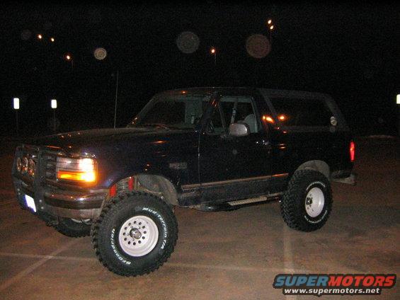 lift-35in-012.jpg Dark shot in a parking lot on the way home 