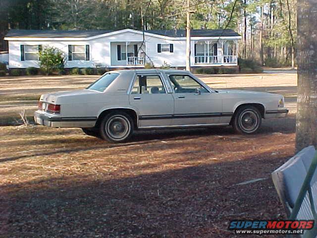 1994 Ford Crown Victoria photo