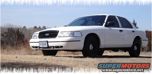White 2000 Ford Crown Victoria sedan, 3q front view
