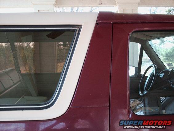 See how the fibreglass top touches the body? Thats bad . . . 
