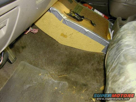 dscn7864.jpg maybe the last time the bronco will have carpet in the front