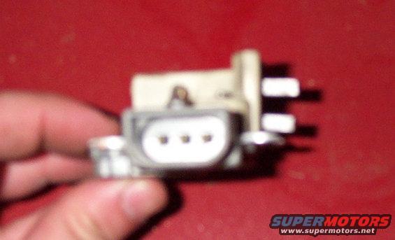 voltreg1.jpg Side view....showing brush assembly