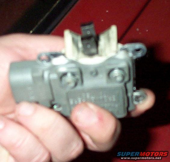 brushesscrewsloose.jpg Brush assembly screws loosened