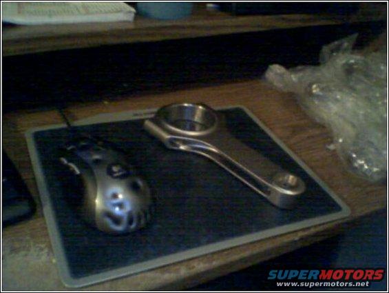 Connecting Rod next to mouse :)