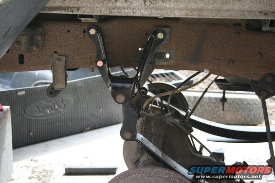 shackle-no-weight.jpg Shackle with no weight on it. I am using the stock shackles just to move the truck around while working on it. I will soon have longer shackles made out of 1/2 steel.