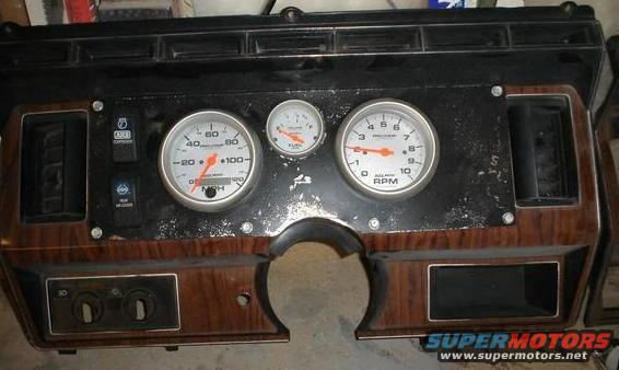2236866_47_full.jpg my original simple metal plate to mount my gaures in