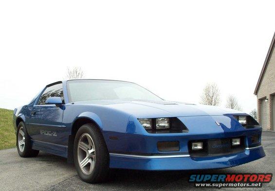 Blue 1990 Chevrolet Camaro IROC-Z, 3q-front view