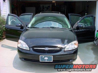 front.jpg 2000 Midnight Black Ford Taurus SES 4-Door Sedan - Front