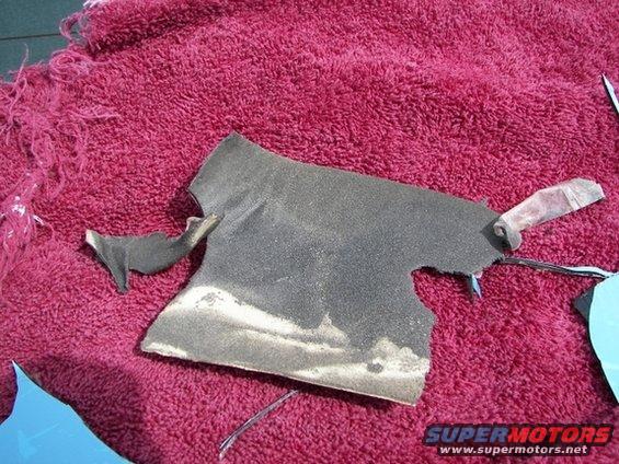 rear_spoiler_2.jpg Resolving my rattling Spoiler issue - factory padding between spoiler and trunk lid