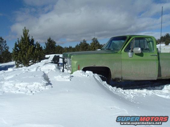 four-wheelin-015.jpg Roomate found a nice drift