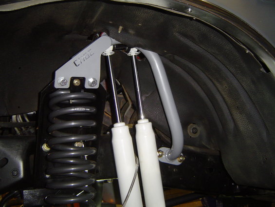 sas-swap-340.jpg Got the lower part of the arm bolted good enough to drive it to a shop to get the lower part reworked.