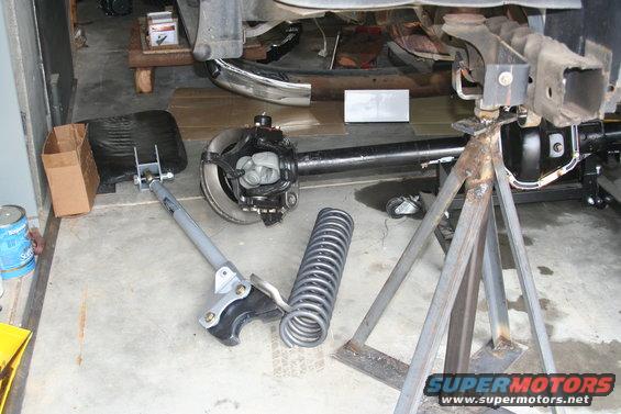 img_1031.jpg d60 & cage arms