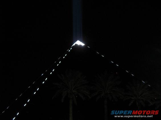vegas86.jpg Awesome shot of our hotel at night
