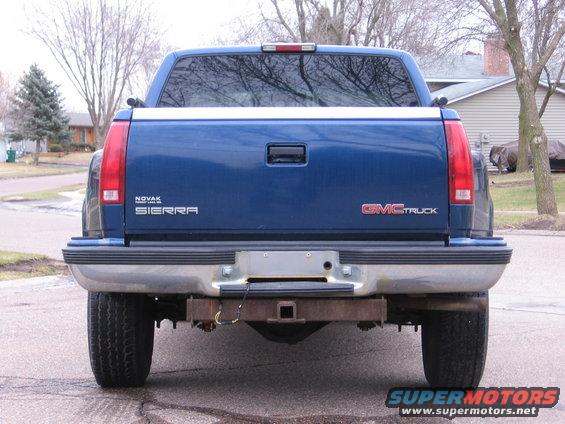 look no rice lights, but a badass class 3 drop hitch!! 