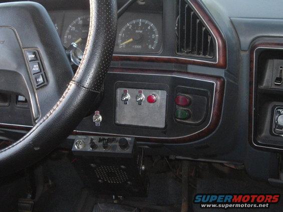 dscf1148.jpg ignition rod broke so i bypassed the ignition switch and made my own with a push button starter