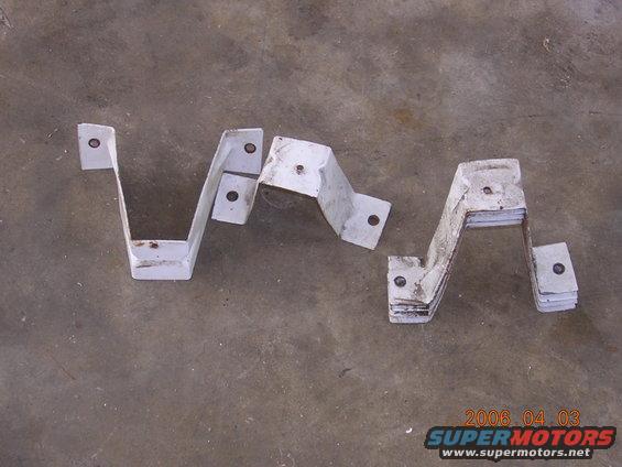 dscn1271.jpg set of rear door panel brackets