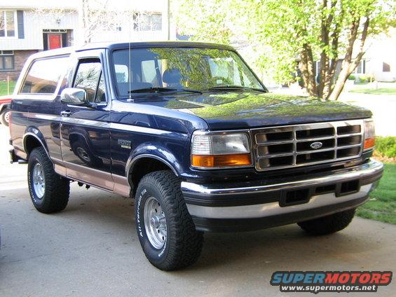 bronco-seats....-002.jpg it's a tight ride..........