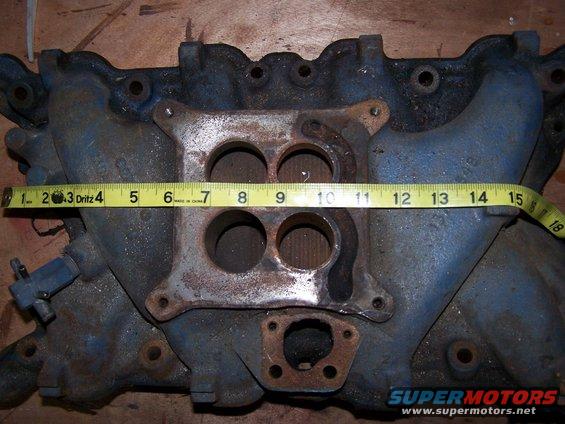 000_0257.jpg Overhead shot of 351-C 4v Landau (Aussie) manifold which will be bolted to 2v heads.

Note choke stove missing.  Anyone have one?