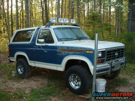 dscf0007.jpg The bronco is kind of depressed....it misses its motor